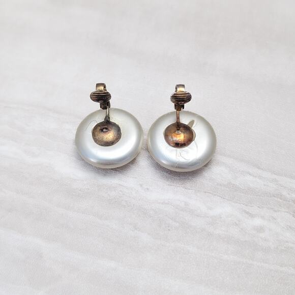 Vintage Clip On Earrings Classic Style Glam Large Faux Pearl Statement - Picture 6 of 8